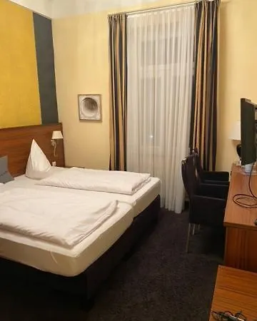 Отель Restaurant Nassauer Loewen *