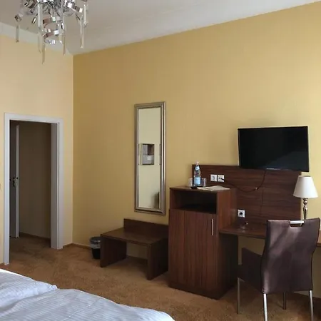 Отель Restaurant Nassauer Loewen